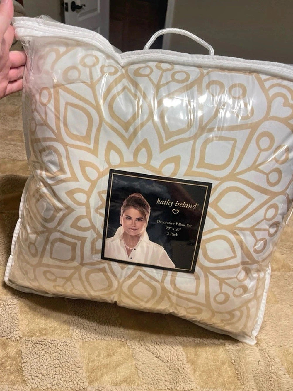 kathy ireland Decorative Pillow Set 20" x 20" Geometric White & Gold 20" x 20"